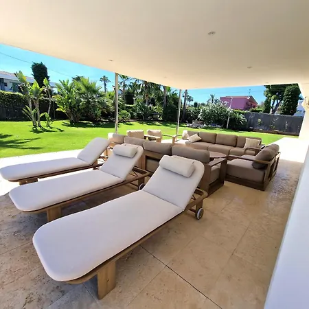 ヴィラ Luxury House *