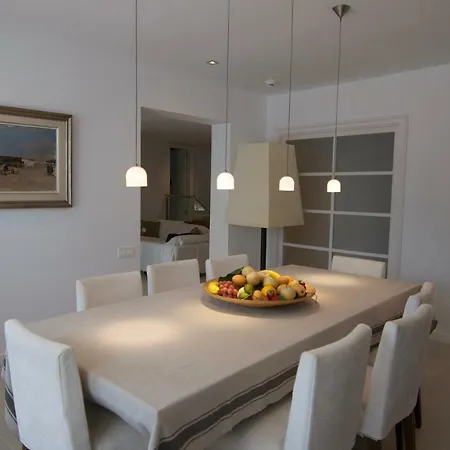 ヴィラ Luxury House