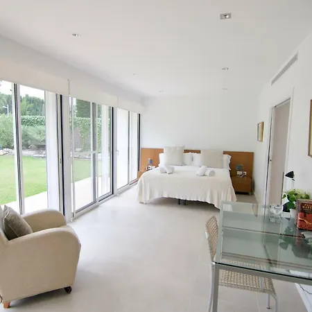 ヴィラ Luxury House シッチェス