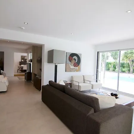 فيلة Luxury House *